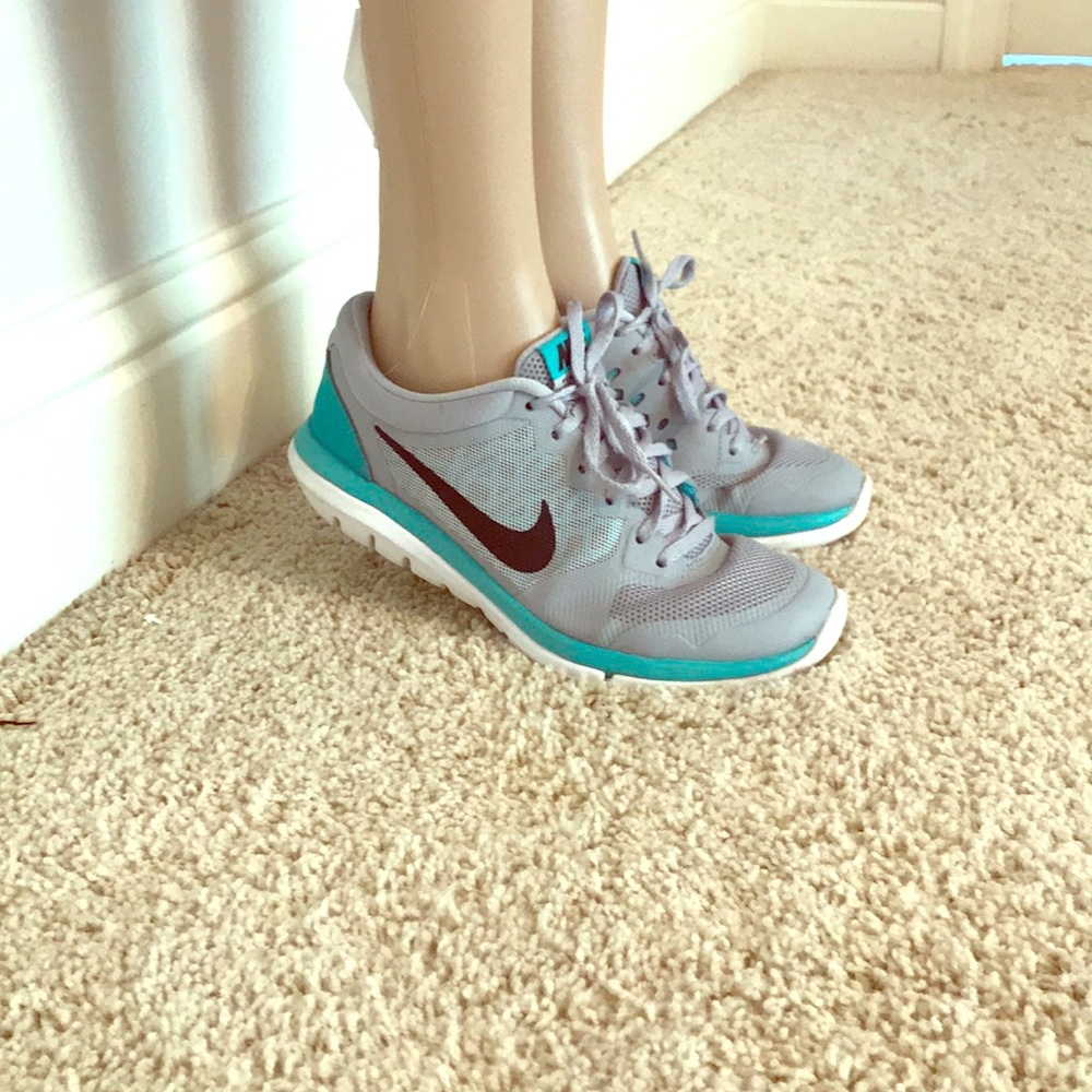 Nike Flex Run size 6